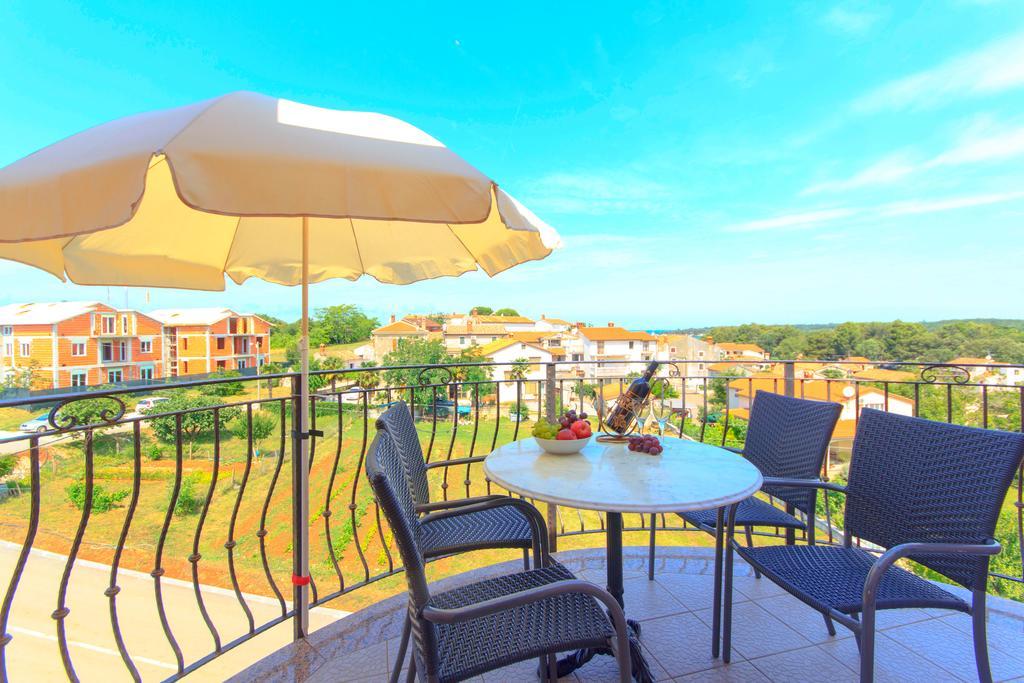 Apartments 4 Palme Funtana Δωμάτιο φωτογραφία