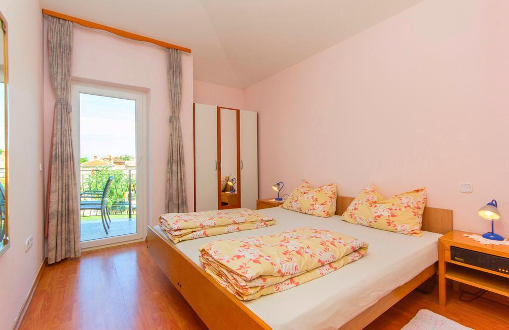 Apartments 4 Palme Funtana Δωμάτιο φωτογραφία