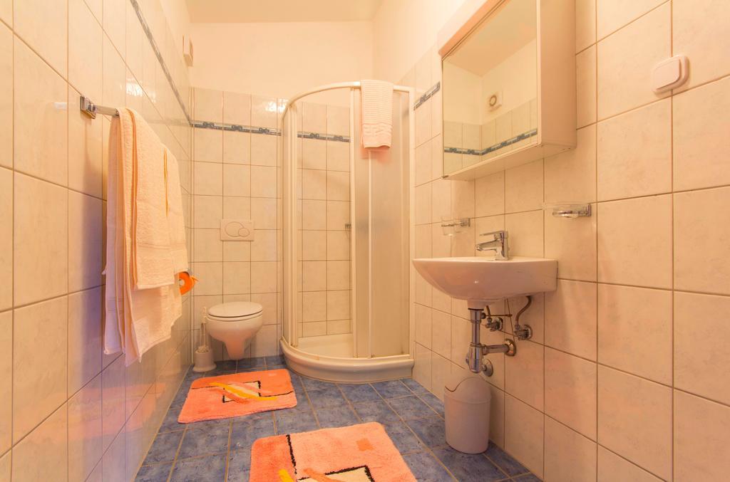 Apartments 4 Palme Funtana Εξωτερικό φωτογραφία